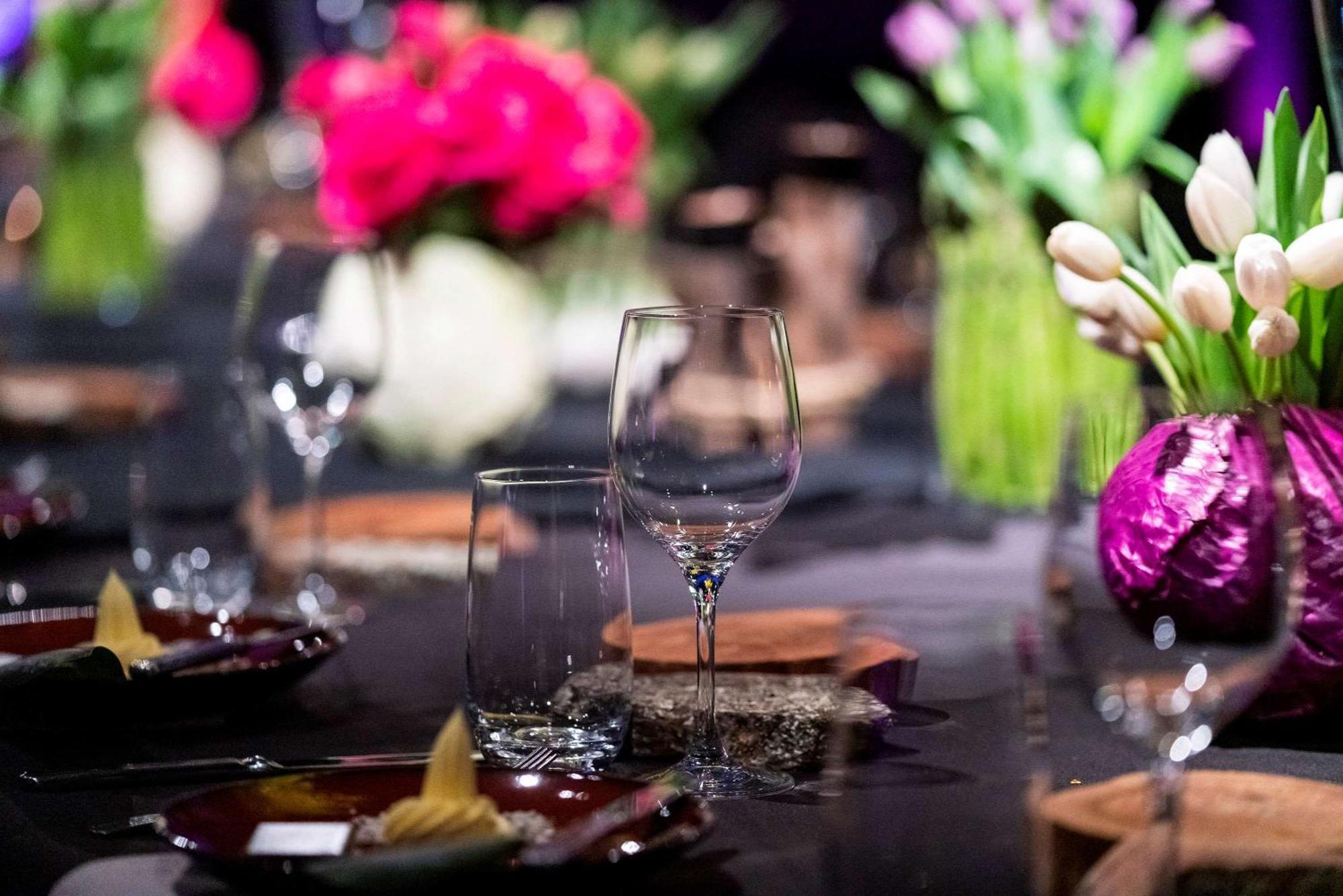 Hyatt Hotel Canberra - A Park Hyatt Hotel Ngoại thất bức ảnh Wine glass